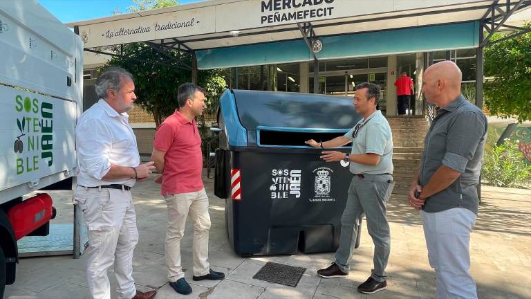 Instalación de más de 300 nuevos contenedores de cartón y papel en la capital
