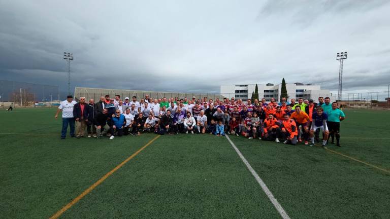 Veteranos del Real Jaén, el Granada y una selección de La Glorieta y La Gloria homenajean a Vicente Blanca