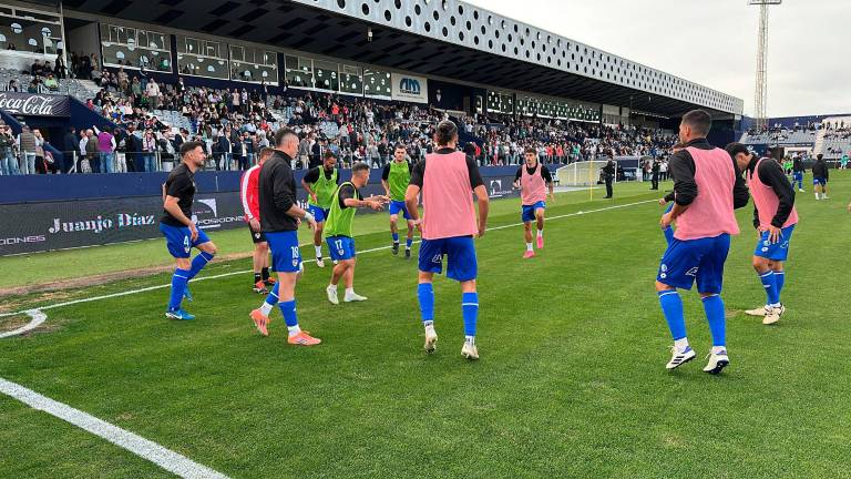 Así se viven los instantes previos al gran derbi Real Jaén-Linares