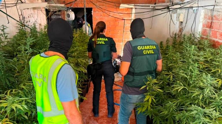 <i>Agentes de la Guardia Civil en el marco de la operación. / Guardia Civil.</i>