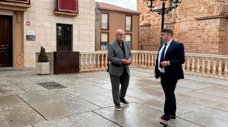 <i>Visita a Cabra de Santo Cristo. / Subdelegación del Gobierno en Jaén.</i>