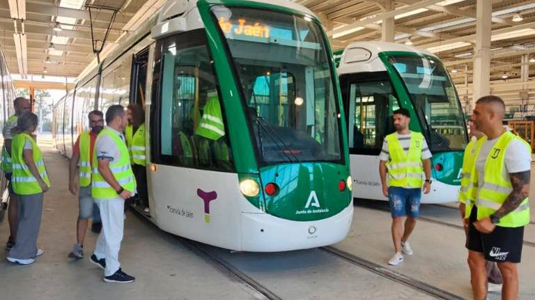 <i>Formación práctica de los futuros conductores del tranvía de Jaén. / Junta de Andalucía. </i>