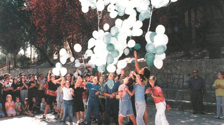 <i>Alumnos acudían a los centros escolares a primera hora de la mañana. / Archivo histórico Diario JAÉN. </i>