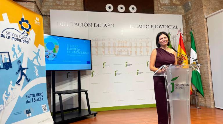<i>Isabel Uceda pesenta la programación de la Diputación con motivo de la Semana Europea de la Movilidad. / Diputación de Jaén. </i>
