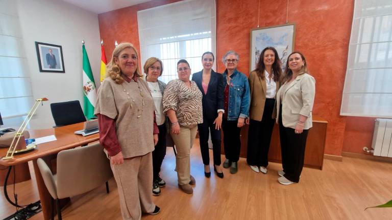 <i>Lucía Mónica Pérez, Belén Martínez, Carmen Ortega, Lourdes Ballesteros, Gema Liébana, Rosa Huete y Remedios Morente. / junta de Andalucía.</i>