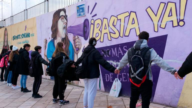 El mural contra la violencia de género del IES Virgen del Carmen sufre un ataque