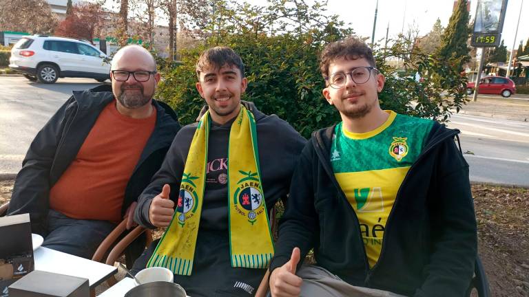 La marea amarilla del Jaén FS ya se deja notar en Granada