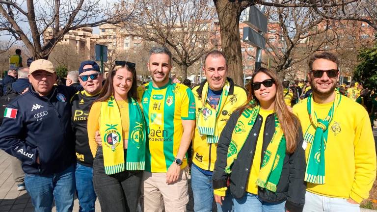 Una marea amarilla que celebra a lo grande el triunfo del Jaén Paraíso Interior