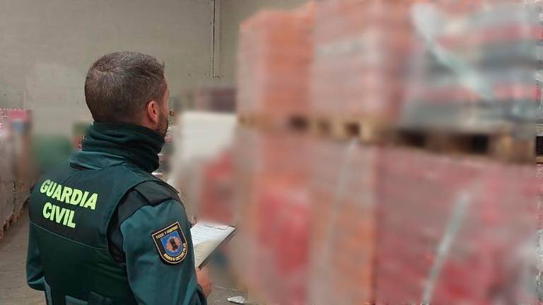 Intervenidos más de 48.000 envases de refrescos en un comercio mayorista de Jaén