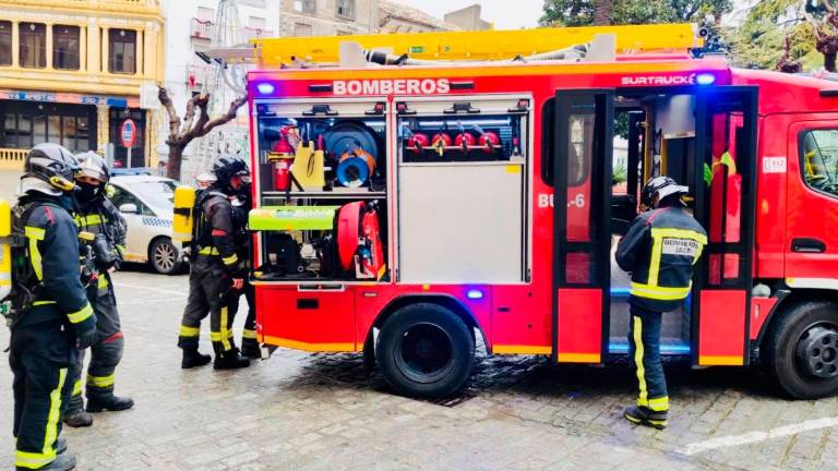 Así apagaron los bomberos de Jaén el incendio en el Ayuntamiento de Martos