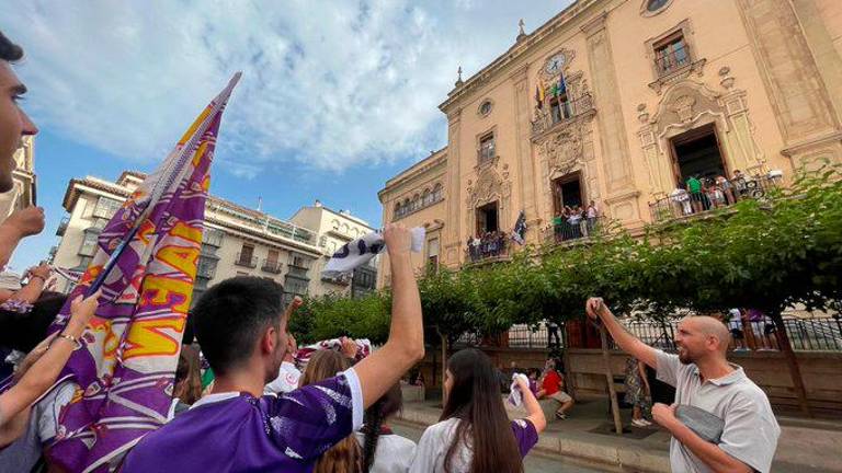 El Real Jaén pide disculpas por los cánticos “ofensivos” de Juanma Porro a Linares