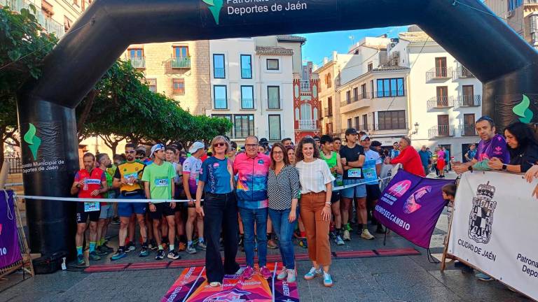 Óscar Aymerich y Noemí Ávila se imponen en el Trail Solidario Fuente de la Peña