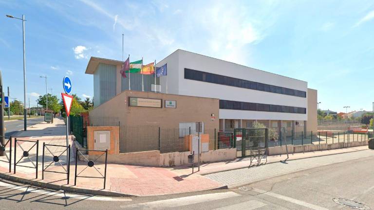 Detenido un profesor del IES Santa Teresa de Jaén por un presunto delito de agresión sexual a varias alumnas