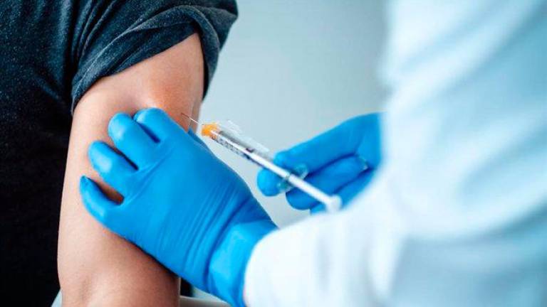 Reino Unido aprueba el uso de la vacuna de Pfizer