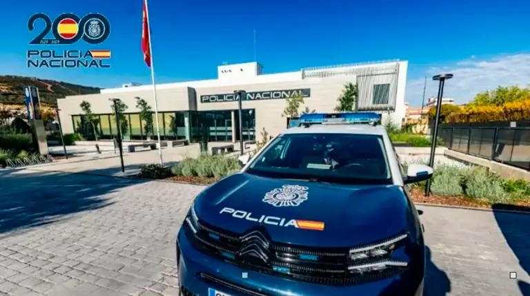 <i>Policía Nacional detiene en Puertollano a dos hermanos especializados en hurtos al descuido en joyerías. / Policía Nacional.</i>