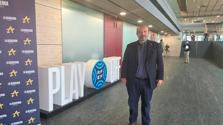 <i>Sebastián Moya, en la sede de la Federación Española, antes del comienzo del sorteo. / Real Jaén.</i>