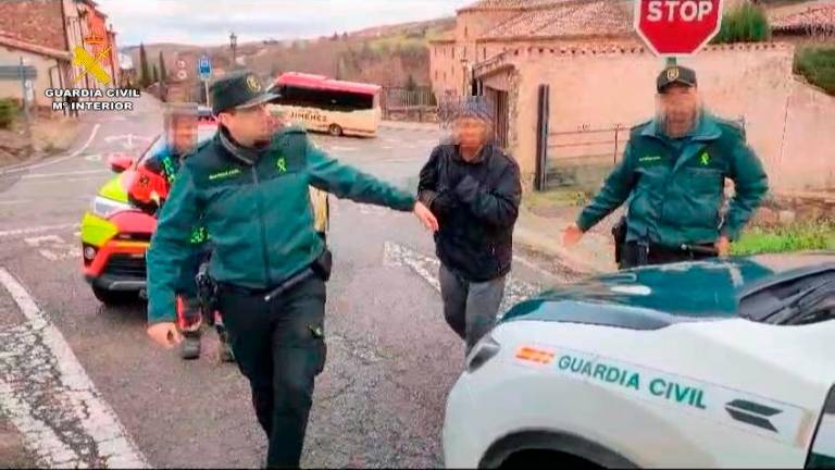 Es de Perú, vecino de Jaén y abandonó su camión en llamas en San Millán de la Cogolla