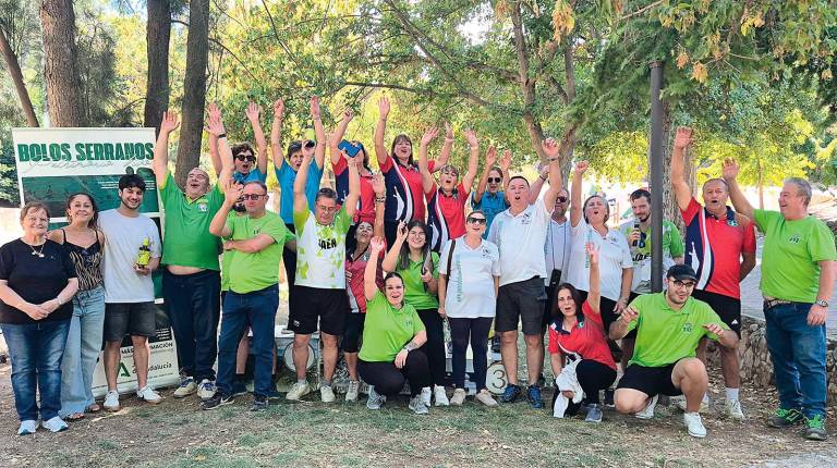 <i>Los deportistas que lograron medalla en las primeras y segundas categorías.</i>