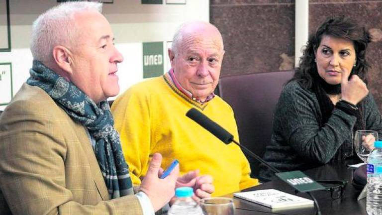 Antonio Carvajal abre el próximo martes los “Diálogos con Miguel Hernández”