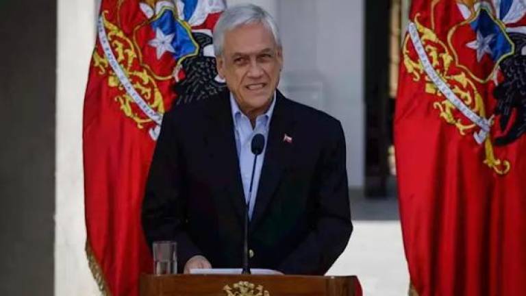 Piñera reconoce abusos policiales y plantea cambios en la Constitución
