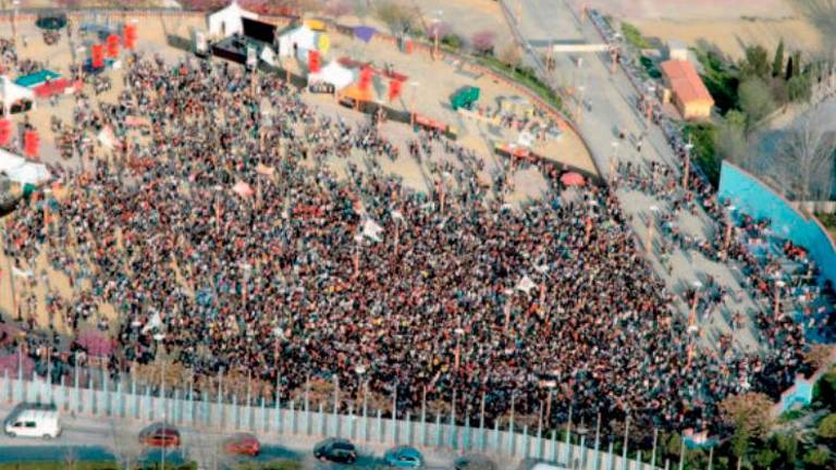 Tal día como hoy en 2008 publicábamos: Miles de jóvenes en la Fiesta de la Primavera