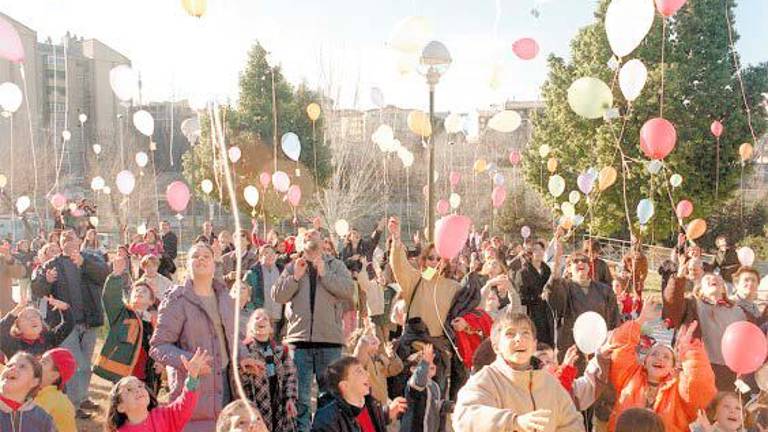 Tal día como hoy en 2001 publicábamos: La paz gana la batalla en los centros educativos
