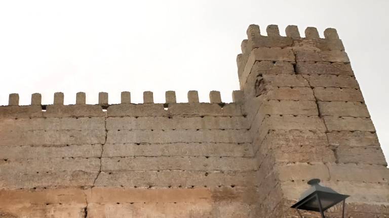 Baños de la Encina busca soluciones para frenar el deterioro de su castillo
