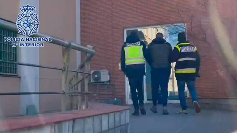 Desarticulada una red que vendió pasaportes Covid y PCR falsos a Omar Montes