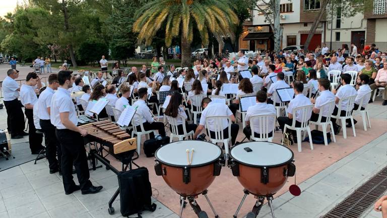 Noche de música en el parque “Blas Fernández”