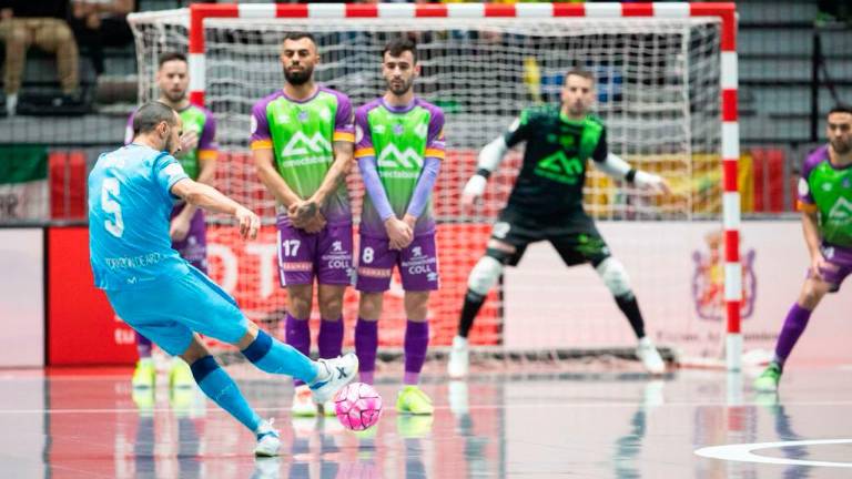 El Movistar Inter pasa a semis tras aguantarle a un Palma que intentó la épica (5-4)