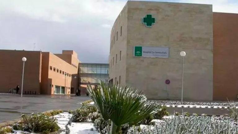 Un muerto y dos heridos tras salirse su vehículo de la calzada en Almería
