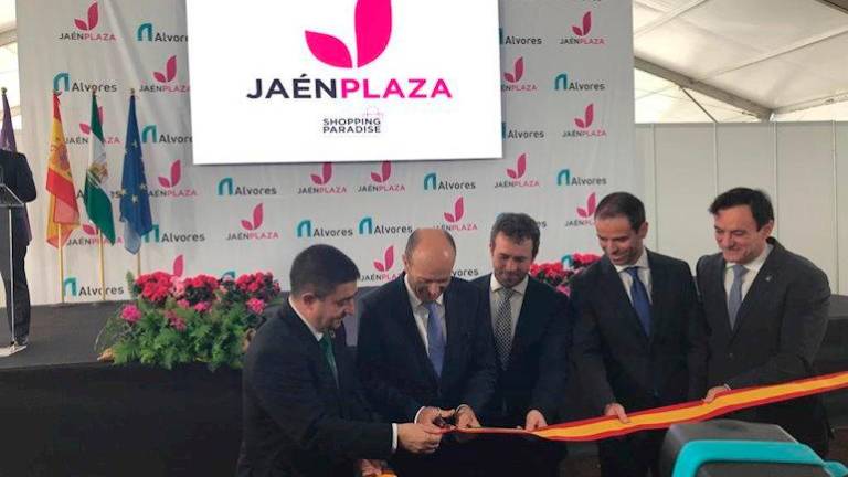Abierta la primera fase del parque comercial Jaén Plaza