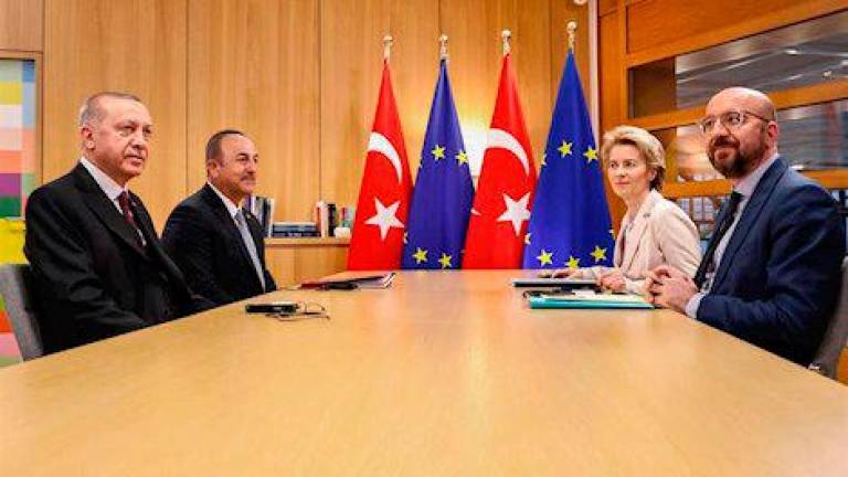 Turquía pide una revisión del acuerdo migratorio con la UE