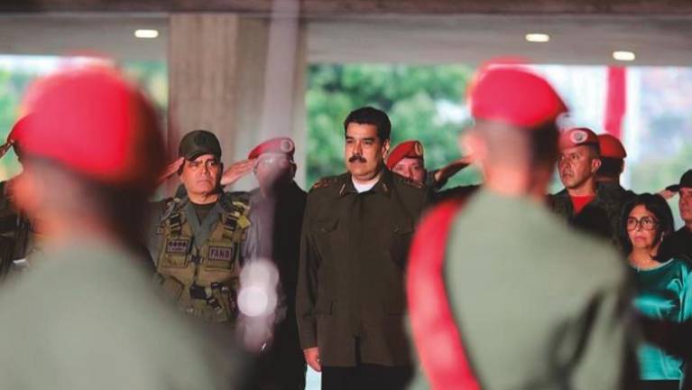 Nicolás Maduro anuncia maniobras militares sorpresa