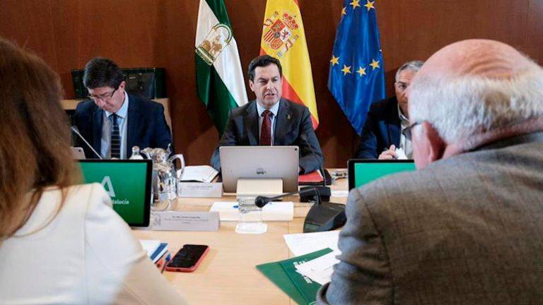 Juanma Moreno aplaude que la región pase unida a la Fase 3