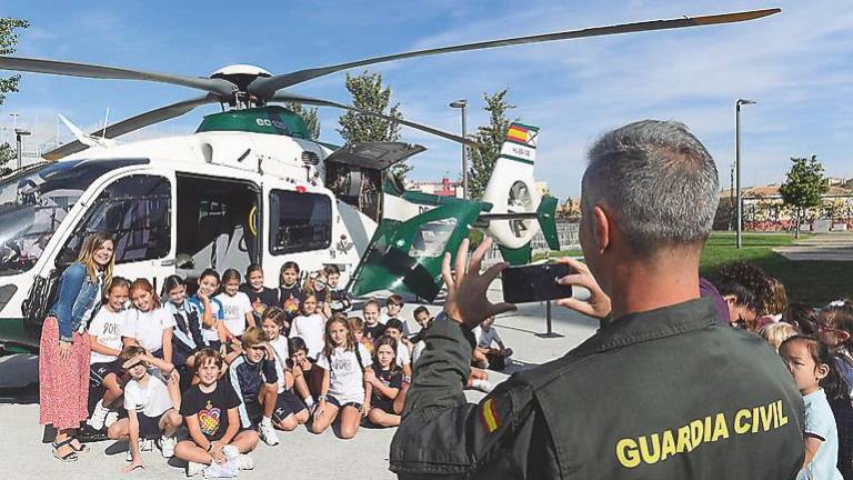 Los escolares se convierten en guardias civiles por un día