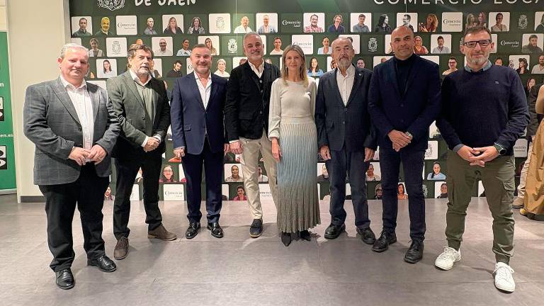 Rafael Serrano, Bruno García, Carlos Alberca, Francisco Marín, Isabel Cano-Caballero, Antonio Villena, José María Cano y Francisco Macuto. / Juanfran Paredes / Diario JAÉN.