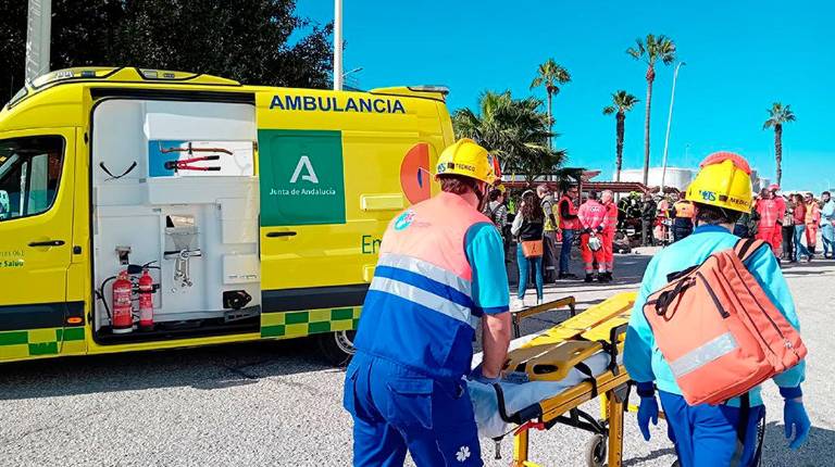 <i>Imagen de recurso de una ambulancia del 061. / Emergencias 112. </i>