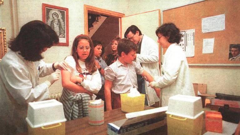Tal día como hoy en 1997 publicábamos: Normalidad en la vacunación en Navas contra la meningitis