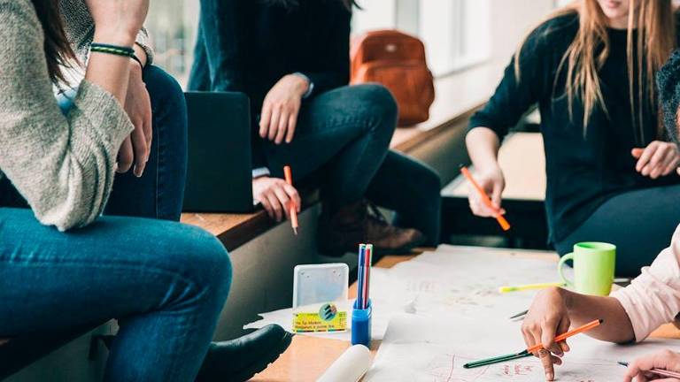 Jaén impulsa el emprendimiento femenino universitario con talleres y retos empresariales