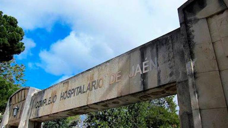 Estable la anciana de 89 años herida en el incendio de su vivienda en Los Villares