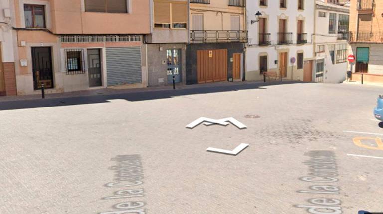 <i>Plaza de la Constitución en Bélmez de la Moraleda.</i>