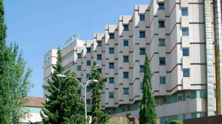 <i>Fachada del Hospital Infanta Margarita de Cabra. / Europa Press.</i>