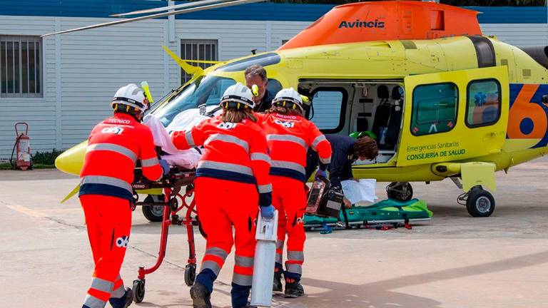 Tres trabajadores heridos tras romperse una maquina en una orujera en Pozo Alcón