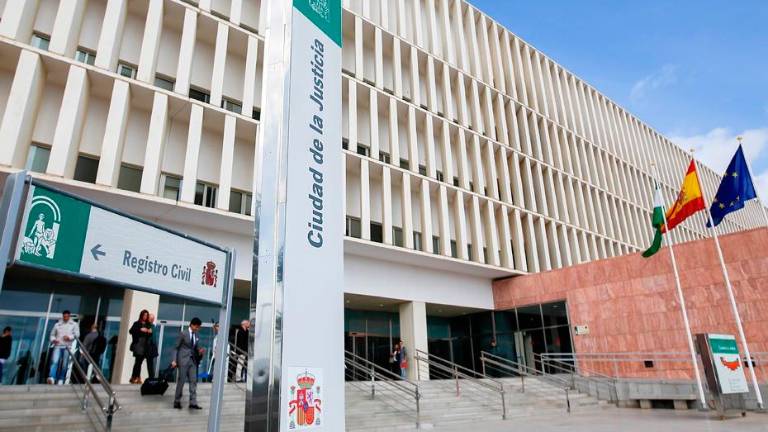 Condenado en Málaga por abusar de una menor que pasaba por su finca