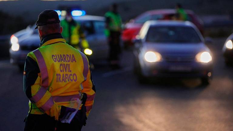Muere una joven al salirse su coche de la carretera en Dúrcal (Granada)