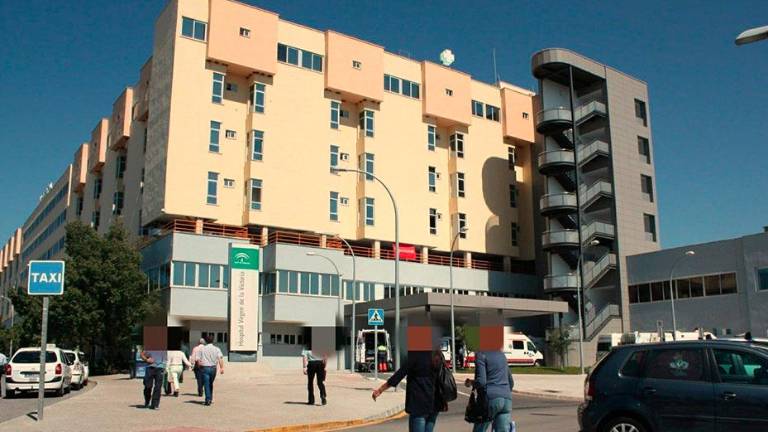 Cuatro heridos en Torremolinos tras salirse su vehículo de la calzada y volcar