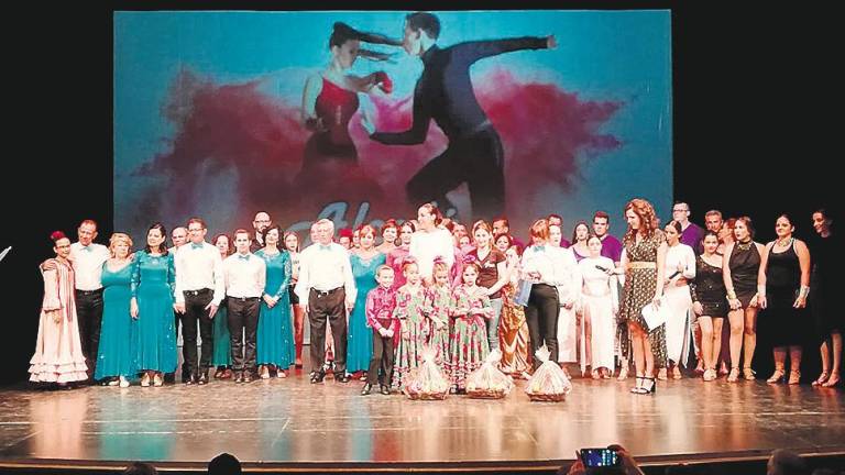 “Alcalá Baila” deslumbra en el teatro con una concurrida gala repleta de ritmo
