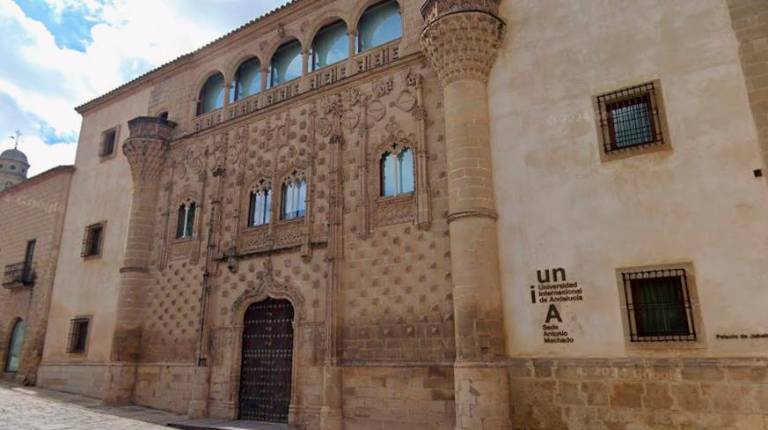 <i>Edicio de la sede de UNIA Antonio Machado de Baeza. </i>