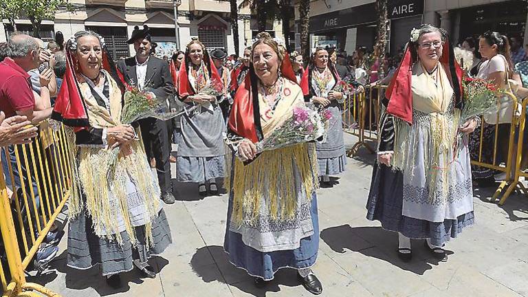 Un sinfín de flores y honores para la Reina de San Ildefonso